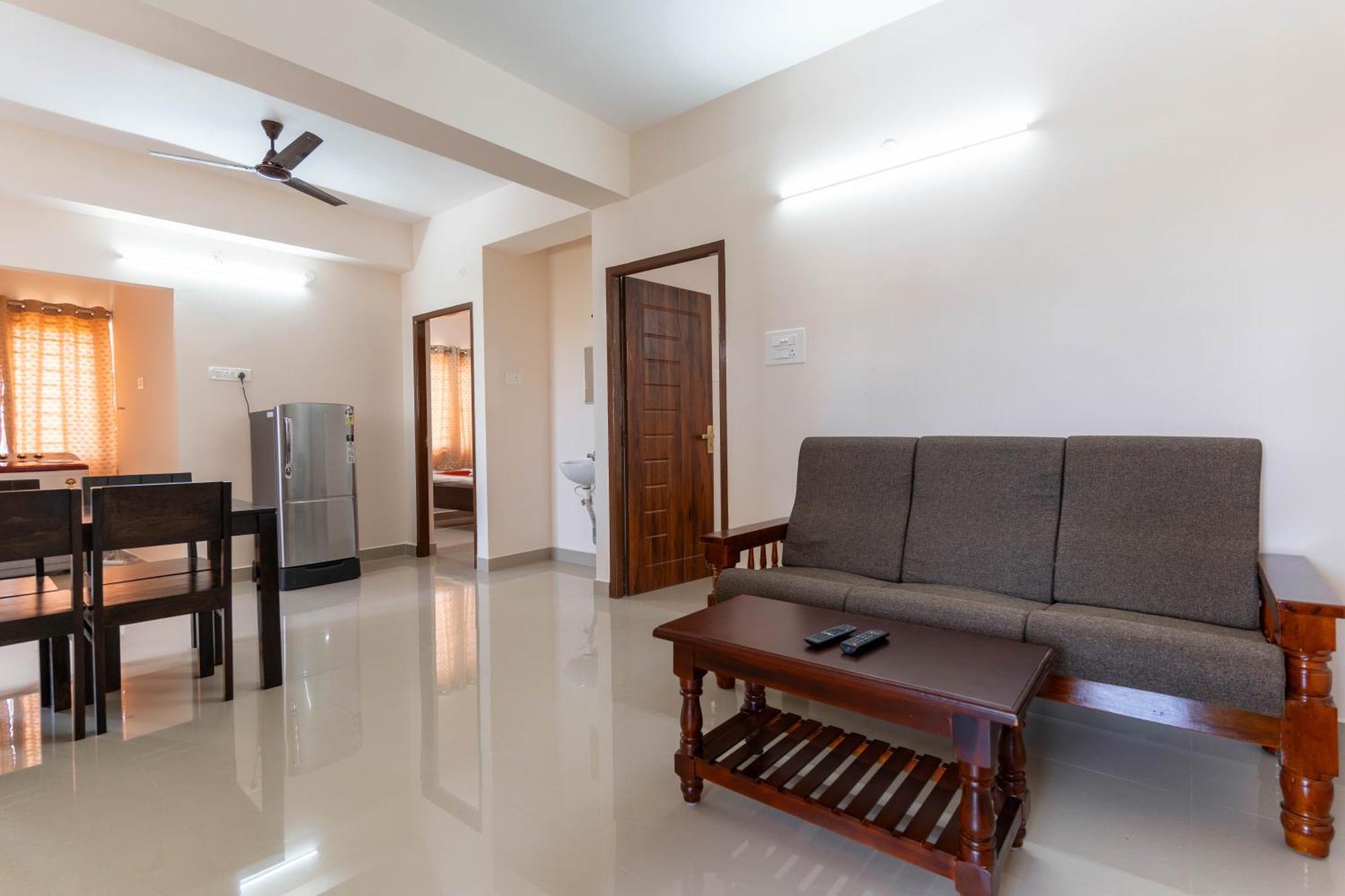 Aishwaryam Service Apartment Ченай Екстериор снимка